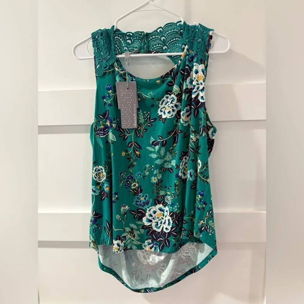 New Daniel Rainn Green floral and lace Asymmetrical Blouse with lace cutout